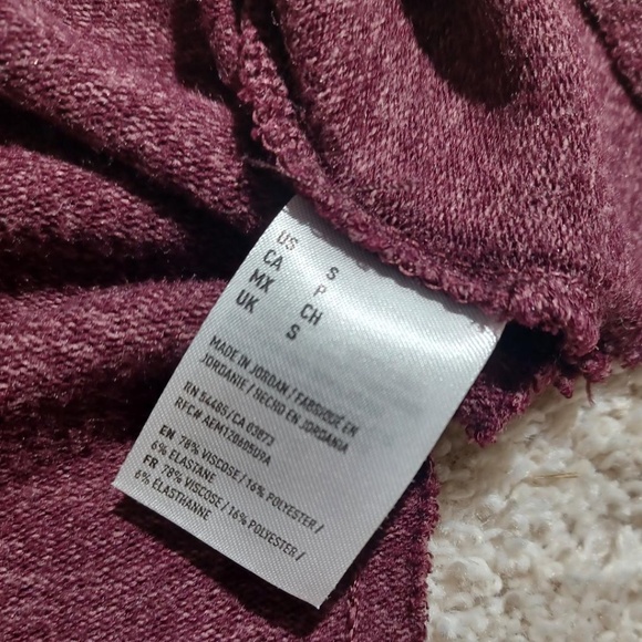 AMERICAN EAGLE Soft & Sexy Plush Round Neck Long Sleeve Tee - Picture 4 of 6